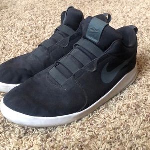 Men’s Nike Rare “Laceless” sneakers